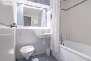 Travelodge Liverpool Central Queens Dock and Arena - Image 3