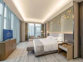 Howard Johnson Wyndham Downtown Hotel Chongqing - Image 2