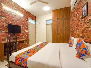 Kings Suites by Oyo - Image 4