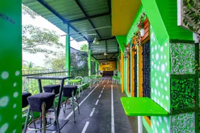 Super OYO 3042 Griya Karangsalam Indah - Image 5
