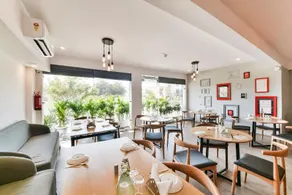 Oyo Townhouse 323 Sector 9 Hiran Magri - Image 2