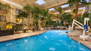 Concord Plaza Hotel - Image 4