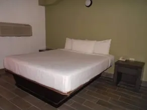 HotelCo Inn - Image 2