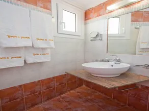 Thymi's Home - Image 5