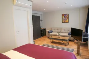 The Roomy Hotel - Image 5