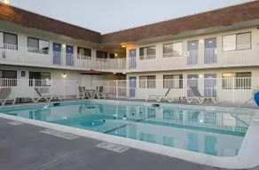 Park Inn by Radisson - Image 5