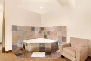 Best Western Plus Ellensburg Hotel - Image 5