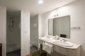 Hotel Mont Blanc - Image 3