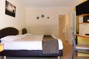 Logis Hotel Le Val Moret - Image 3