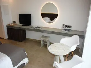 Amphora Hotel & Suites - Image 5