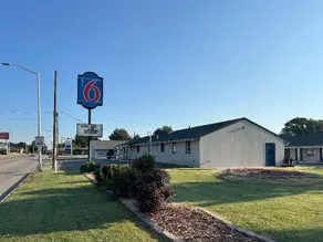 Regal Inn Ponca City - Image 3