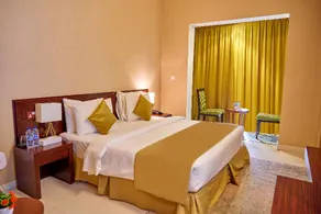 Grand Square Hotel - Image 4
