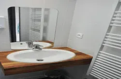 Hostel 20 - Image 2