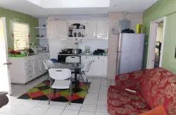 Dancehall Hostel - Image 4