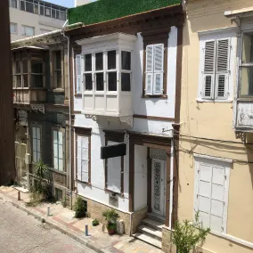 Laguna House - Image 2