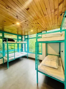 MeMooners Hostel & Riverside Cafe - Image 5