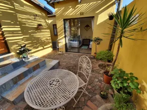 Lebo's Soweto Backpackers - Image 4