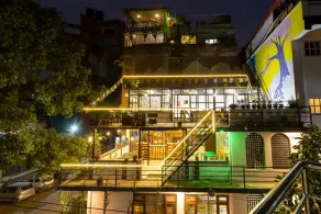 Big Tree Hostel - Image 2