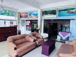 Palm Grove Holiday Inn - Image 5