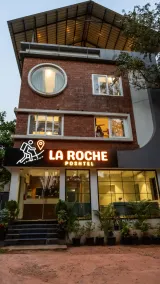 La Roche Poshtel - Image 2