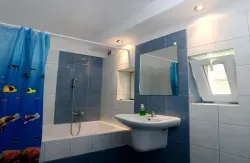 Mamas & Papas Hostel - Image 3