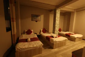 Bed and pillow hostel - Image 2
