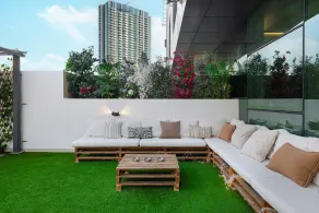 The Downtown Views Penthouse - Ideal for big groups & Families - Image 2