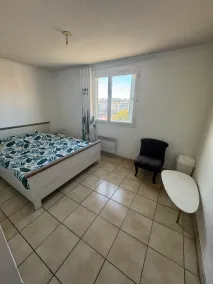 Budget-Friendly Bunk/Shared Room - Image 5