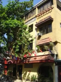 Townhouse Hotel - Image 2