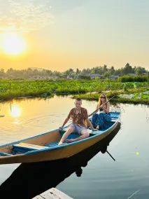 Backpackers Lake View Houseboat  - Image 3