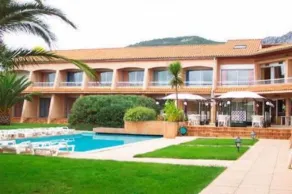 Val'Hotel - Image 2