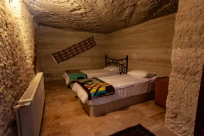 Seven Rock Cave - Image 4