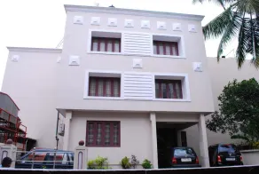 Hotel Equator - Image 2