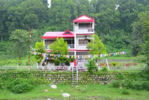 Wanderlust River Stay Villas - Image 2