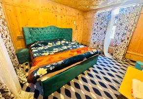 Houseboat Shambala - Image 3