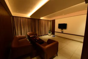 M Pro Palace - Image 3