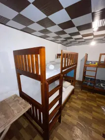 Hostels V - Image 5