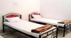 Royal Hostel - Image 4