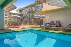 Stay at Alice Springs Hotel - Image 2