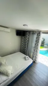 The View Hostel and Lounge - Image 4