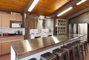 Whistler Lodge Hostel - Image 3