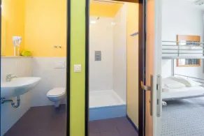 Airport Hostel - Image 5