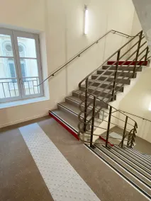 Vertigo Hotel Gare Centre Nîmes - Image 2