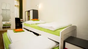 Flying Bed Apartment close to Prague Castle and Airport - Image 4