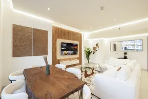 The Downtown Views Penthouse - Ideal for big groups & Families - Image 4