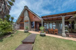 Hotel Lungile Lodge Beachfront Backpackers - Image 2