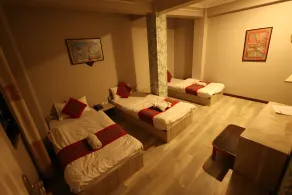 Bed and pillow hostel - Image 4