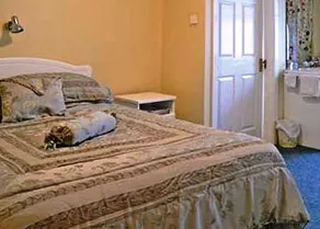 White Villa Bed and Breakfast - Image 5