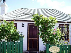 Hollyhock Cottage - Image 3