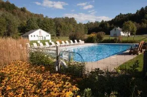 Three Stallion Inn - Image 4